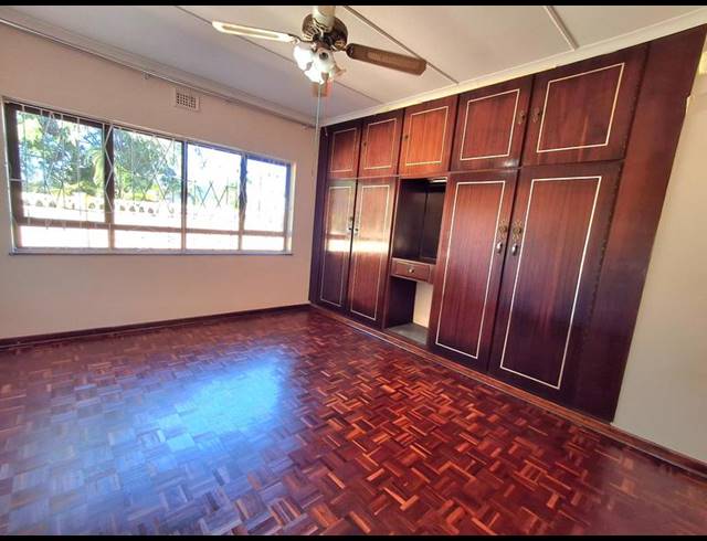 4 BEDROOM PROPERTY TO RENT IN MEREBANK